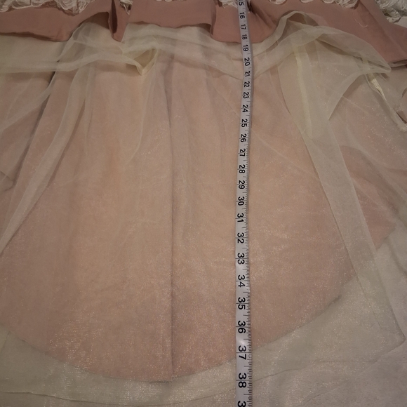 RQ BL- High-Low Lace Layered Skirt in Beige and Cream - Picture 9 of 15